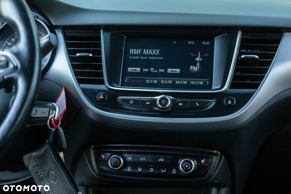 Opel Crossland X - 30