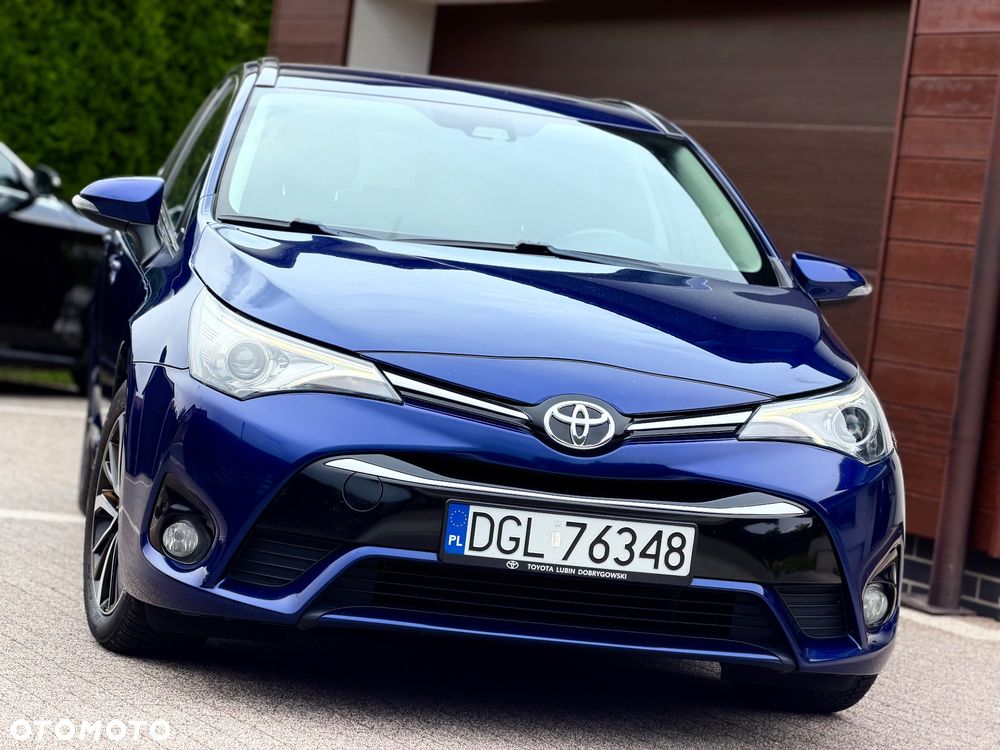 Toyota Avensis 2.0 D-4D Premium - 20