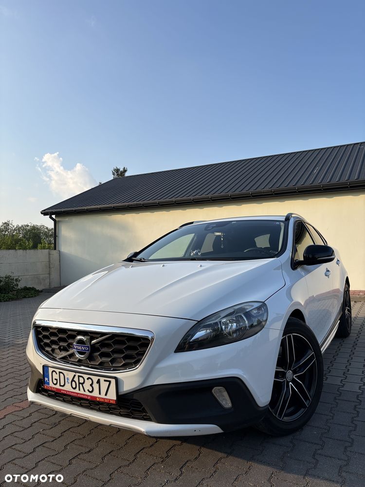 Volvo V40 Cross Country - 1