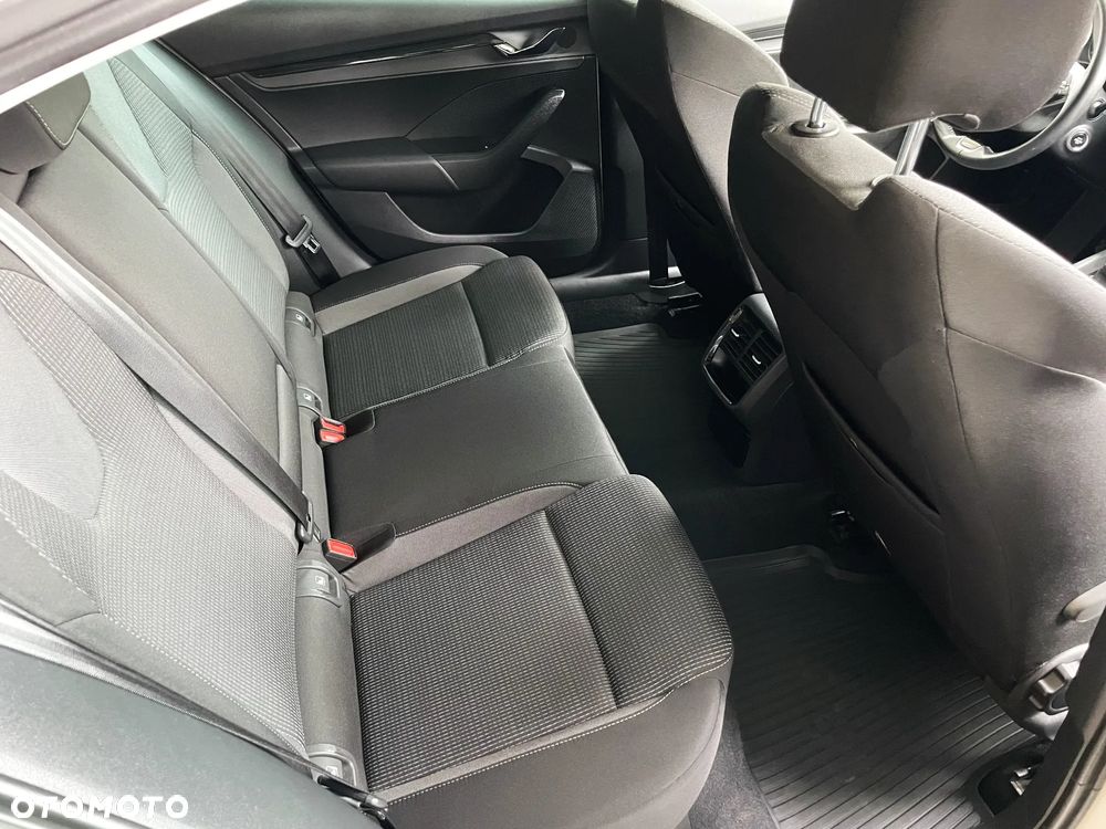 Skoda Octavia 2.0 TDI Ambition - 8