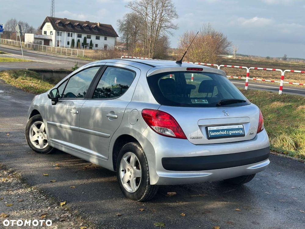 Peugeot 207 - 32