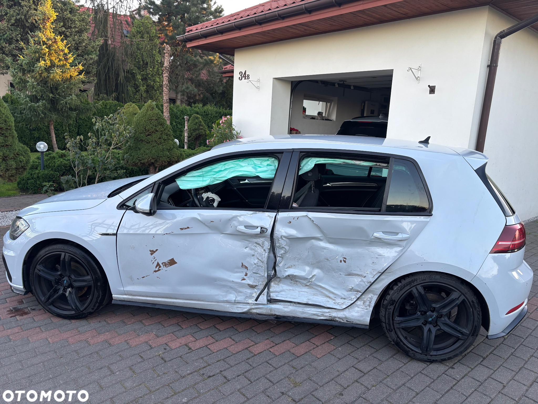 Volkswagen Golf - 6