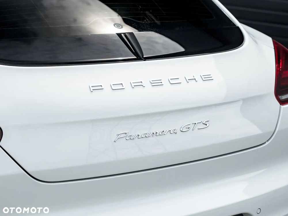 Porsche Panamera GTS PDK - 27