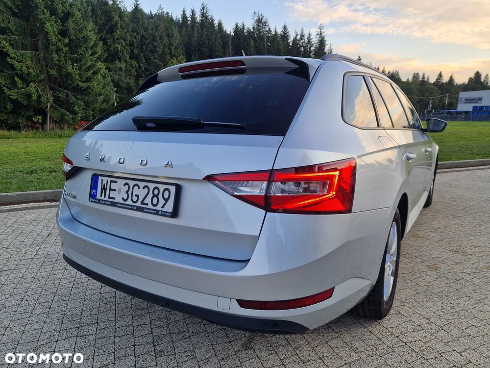 Skoda Superb 2.0 TDI SCR Ambition - 9
