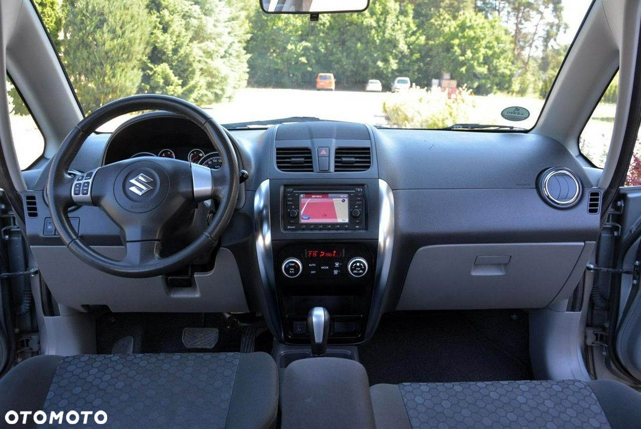 Suzuki SX4 1.6 Premium - 24