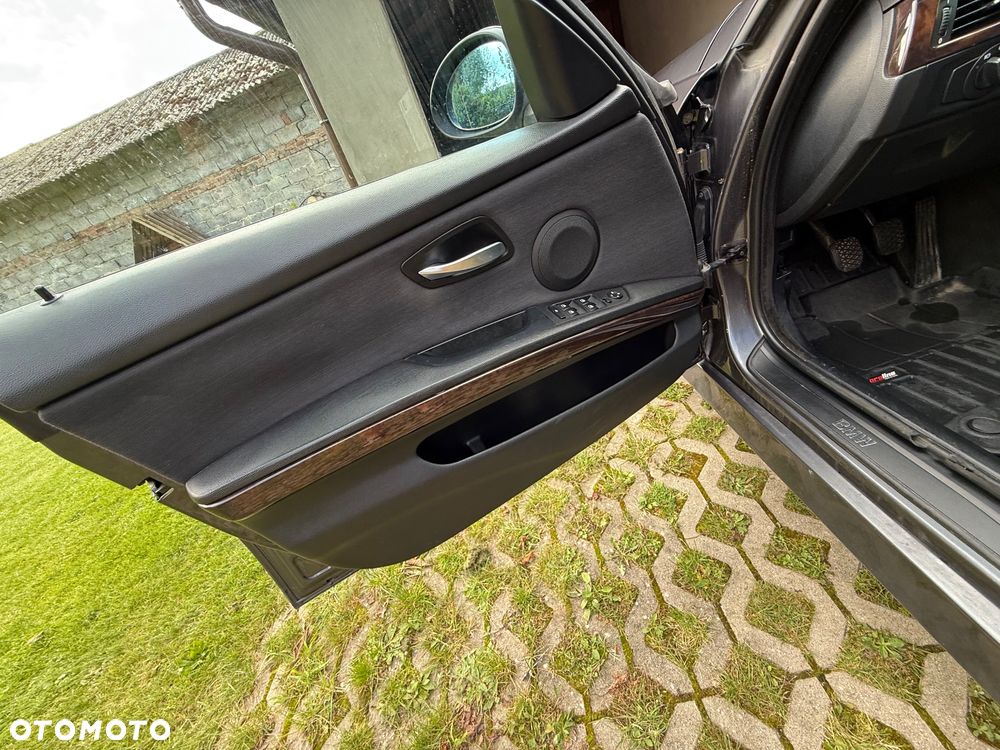 BMW Seria 3 320d - 17