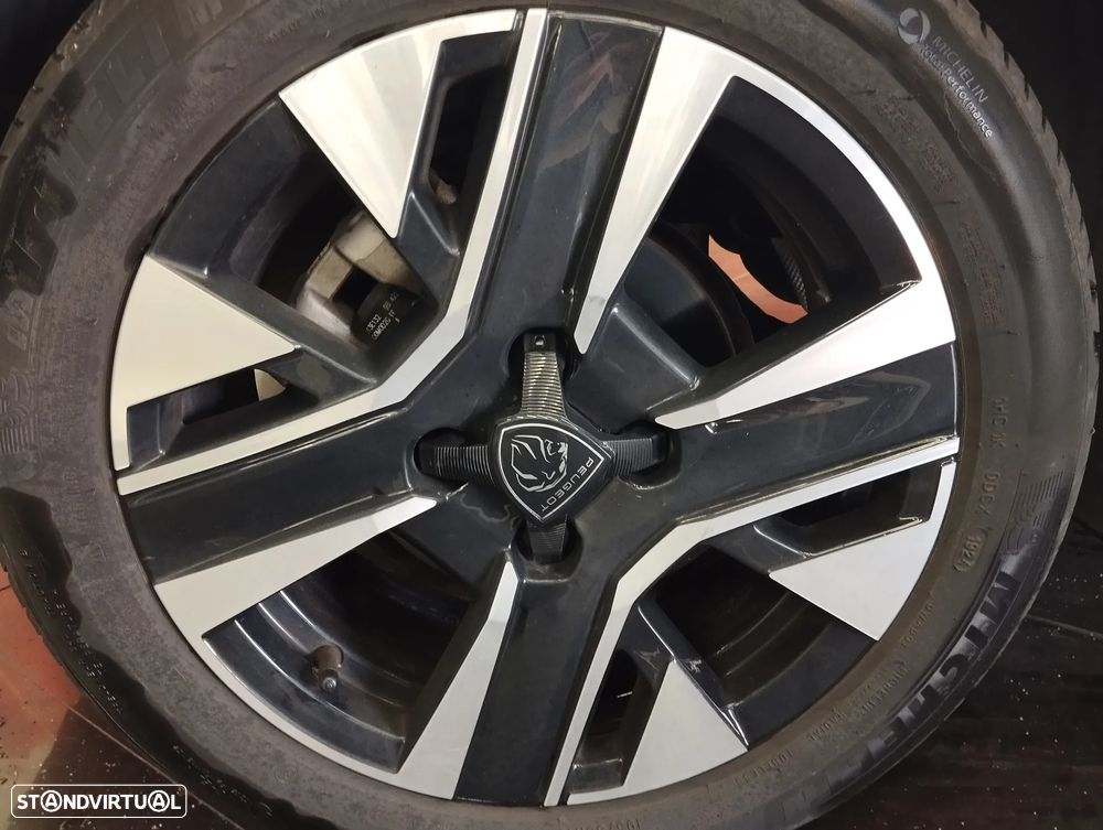 Peugeot 208 1.2 Hybrid Allure e-DCS6 - 10