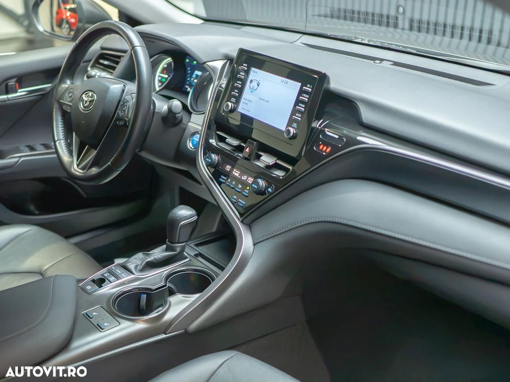 Toyota Camry 2.5 Dynamic - 28