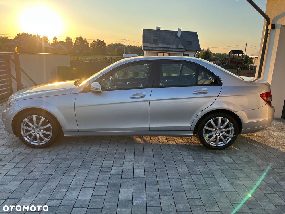 Mercedes-Benz Klasa C - 32