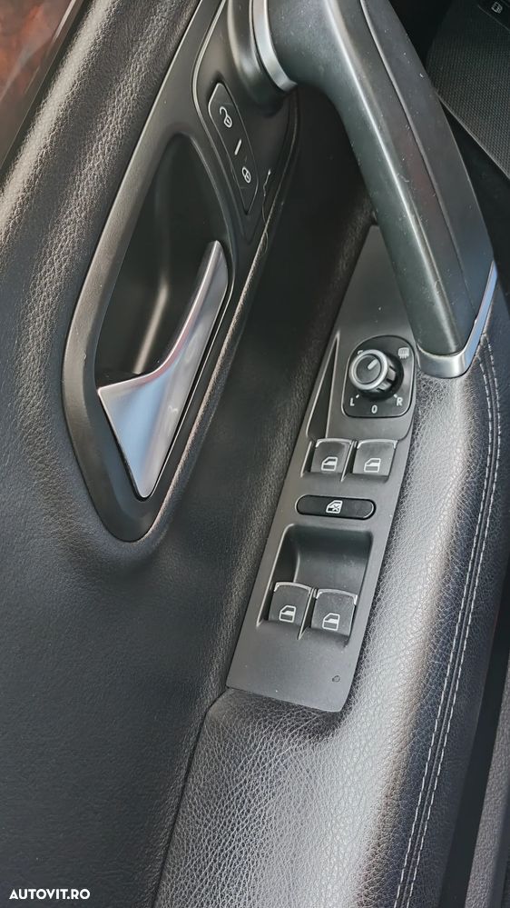 Volkswagen Passat Variant 2.0 TDI Blue TDI DSG Comfortline - 5