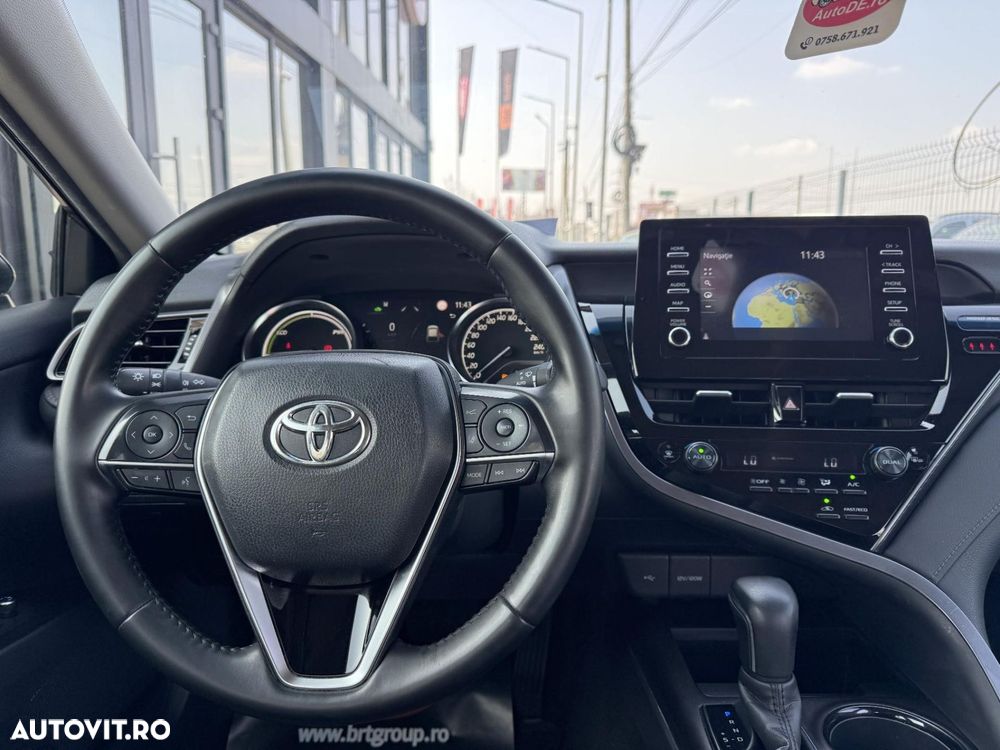 Toyota Camry - 10