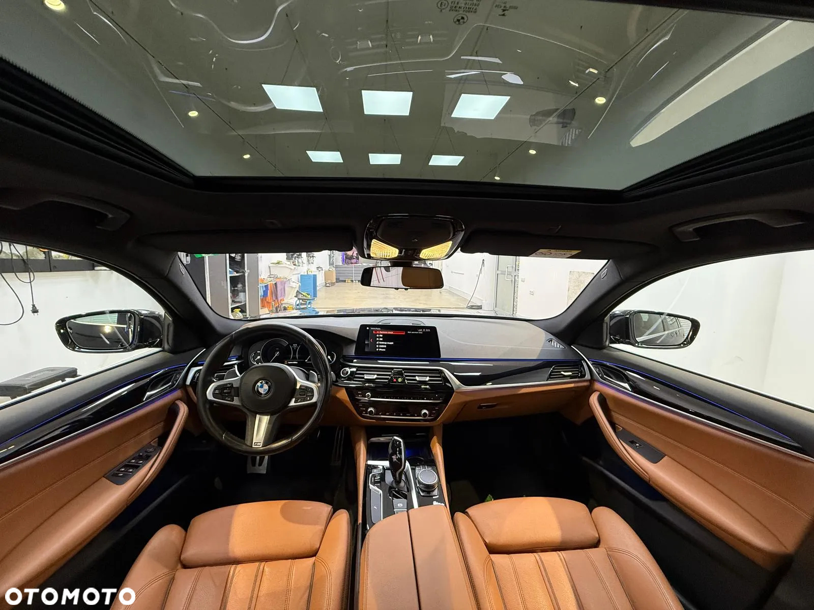 BMW Seria 5 520d xDrive Touring M Sport Edition - 11