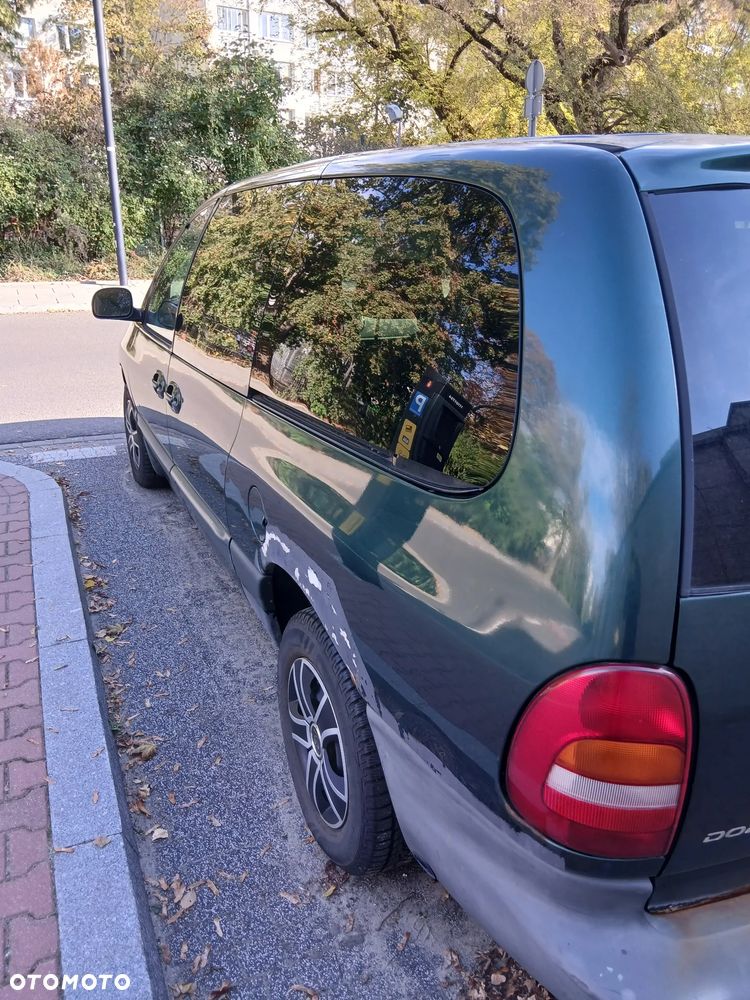 Dodge Grand Caravan - 33
