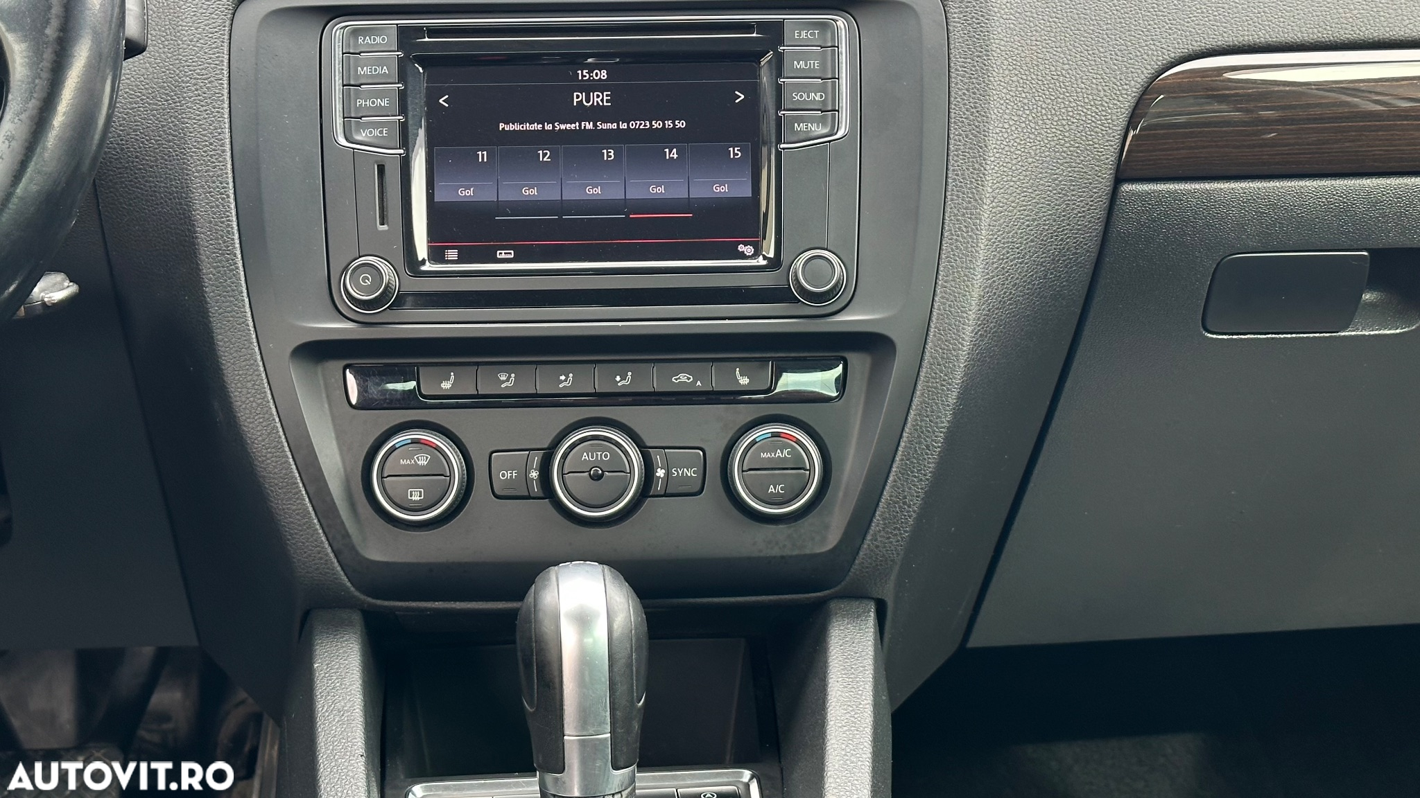 Volkswagen Jetta 2.0 TDI DSG Highline - 5