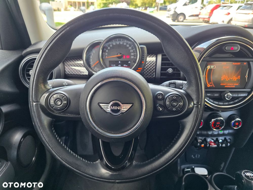 MINI Cooper Standard - 24