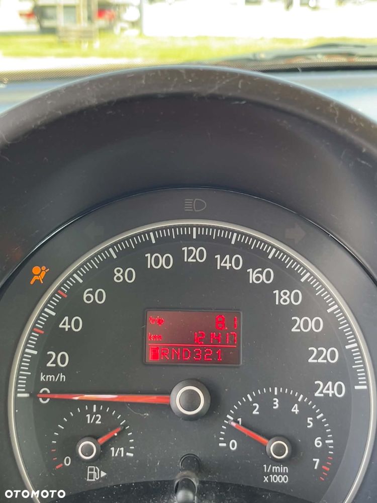 Volkswagen New Beetle - 11
