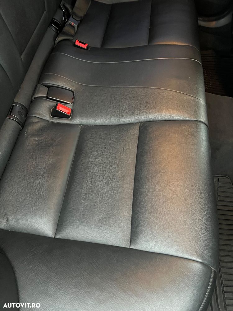 BMW Seria 5 525d xDrive AT - 17