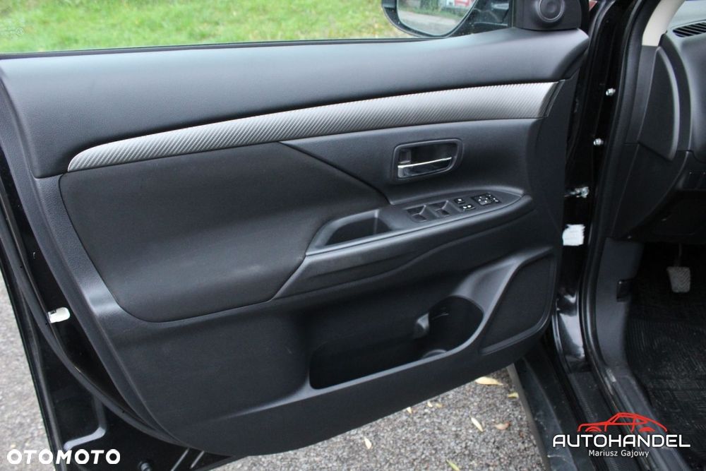 Mitsubishi Outlander - 7
