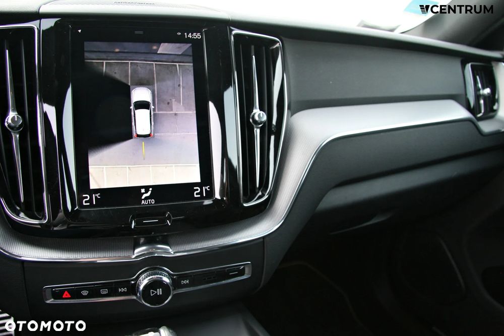 Volvo XC 60 T5 AWD R-Design - 16