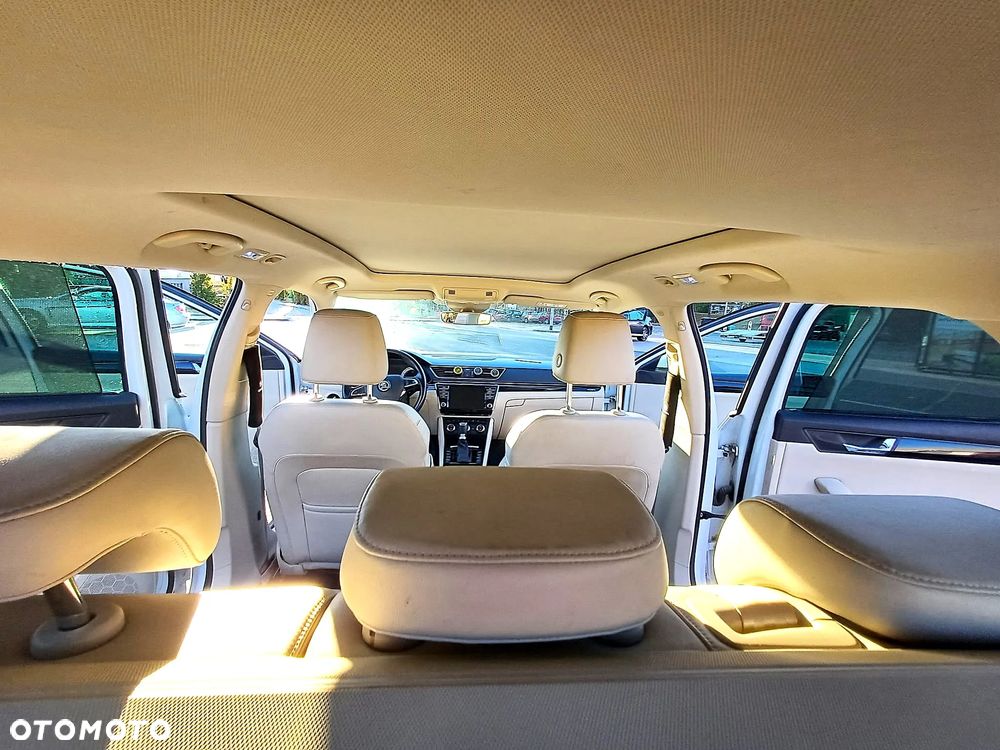 Skoda Superb Combi 2.0 TSI 4x4 DSG L&K - 36