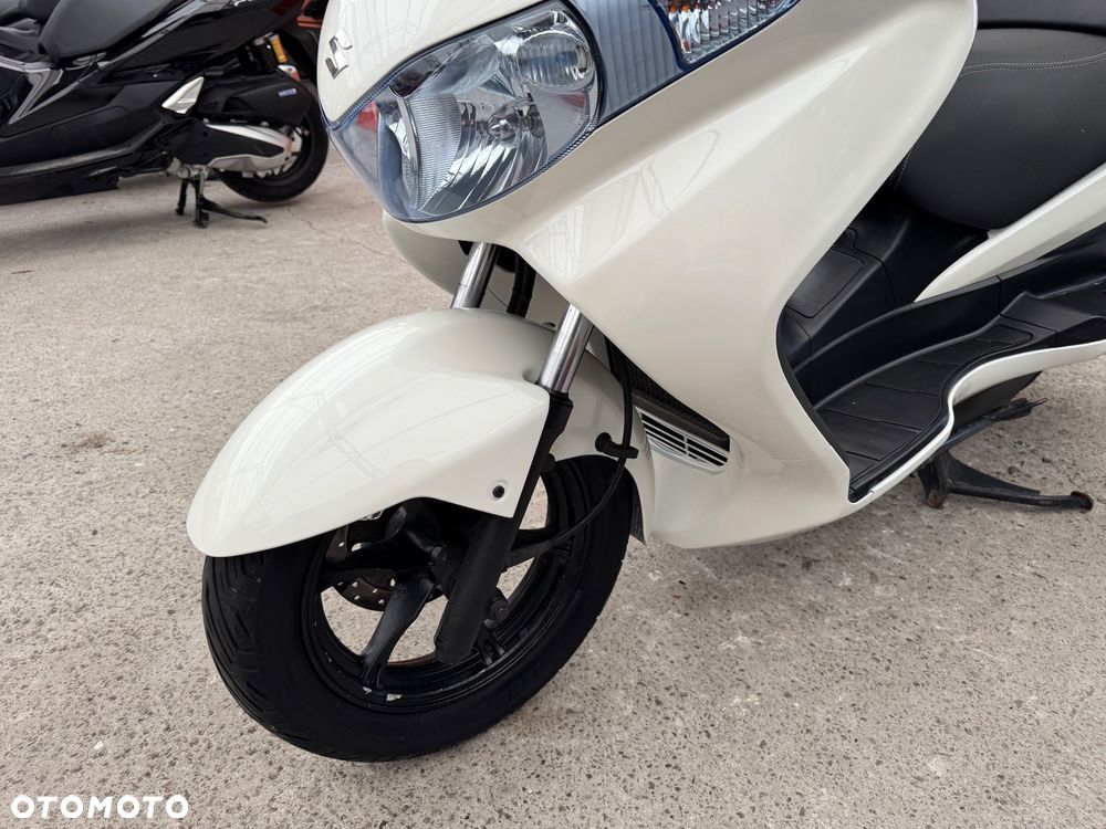 Suzuki Burgman - 18