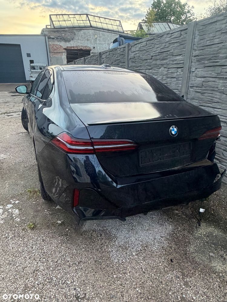 BMW Seria 5 520d xDrive mHEV M Sport - 3