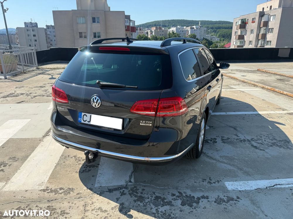 Volkswagen Passat 2.0 TDI BlueMotion Technology Exclusive - 11