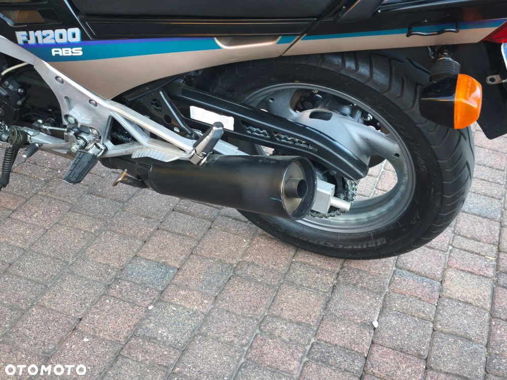 Yamaha FJ - 6