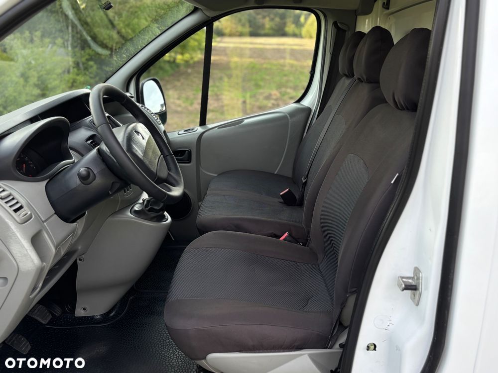 Renault Trafic - 16