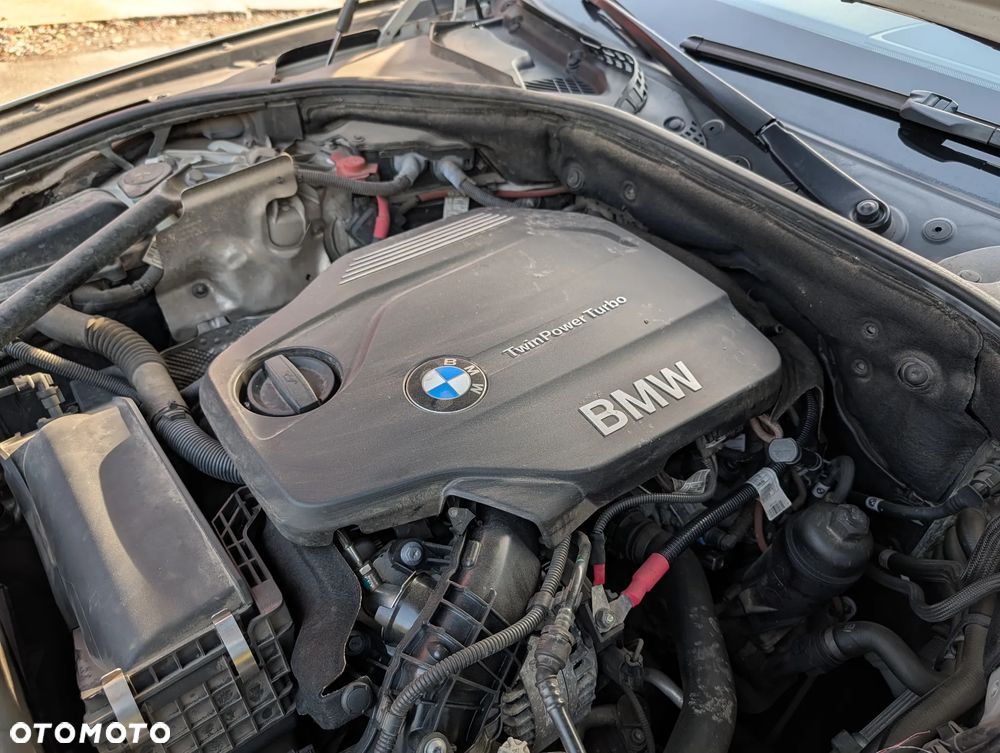 BMW Seria 5 520d - 27