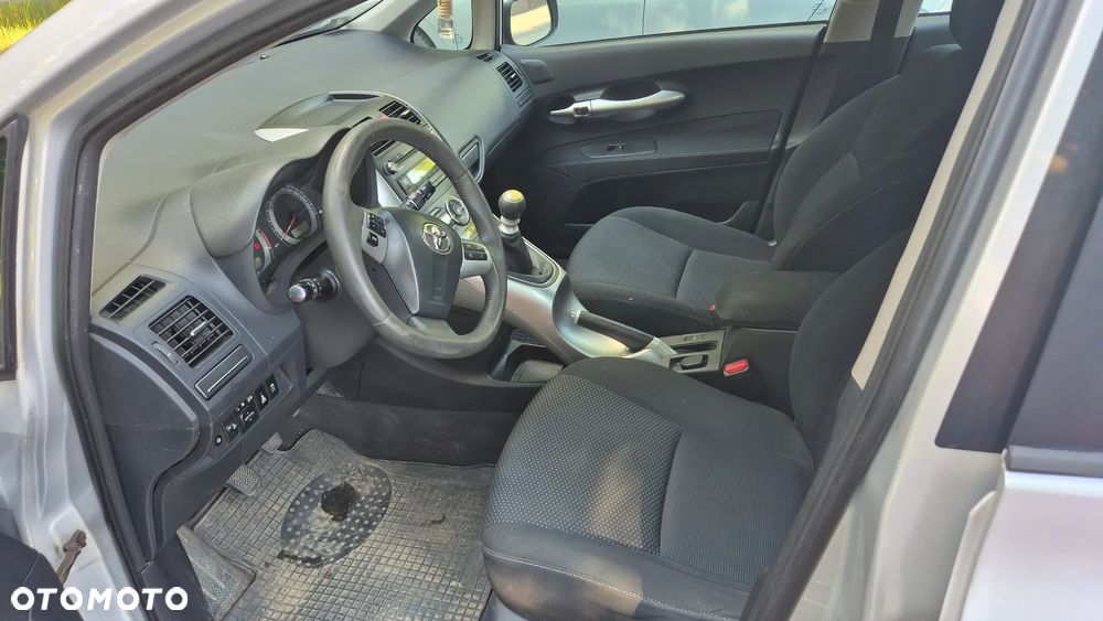 Toyota Auris 1.4 D-4D Luna - 14