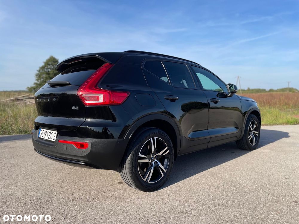 Volvo XC 40 B3 Plus Dark - 2