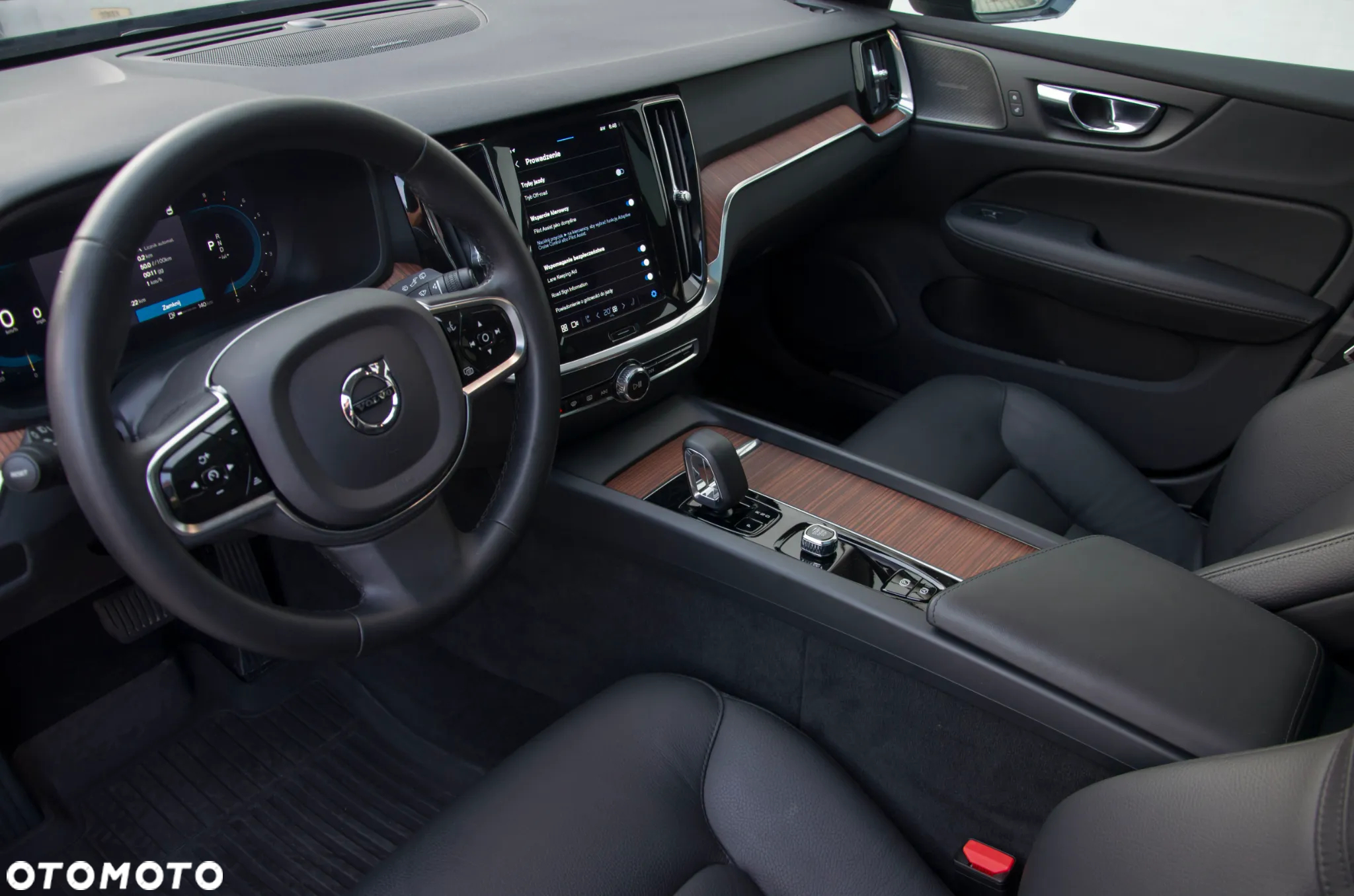 Volvo V60 Cross Country B5 B AWD Plus - 11