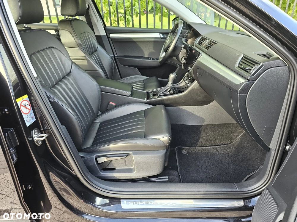 Skoda Superb 2.0 TDI DSG Ambition - 19