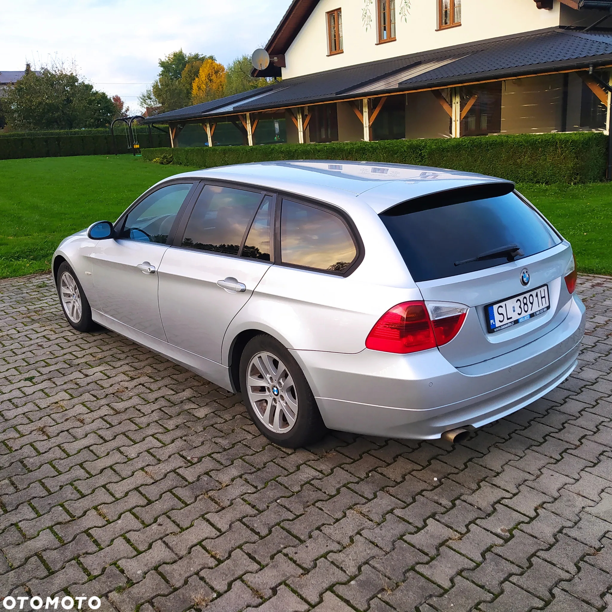 BMW Seria 3 318i Touring - 6