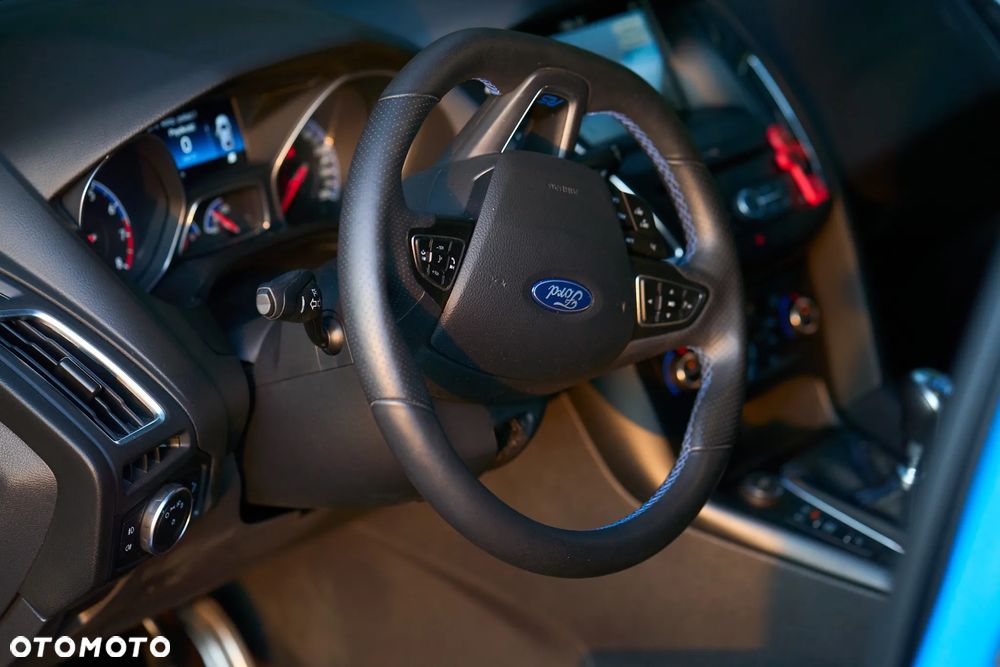 Ford Focus 2.3 EcoBoost RS - 10