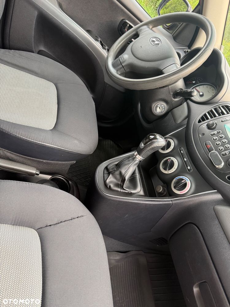 Hyundai i10 1.1 Classic + - 17