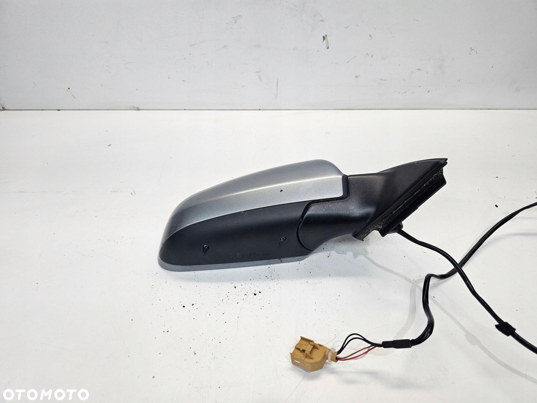 LUSTERKO ZEWNĘTRZNE PRAWE AUDI A4 B6 B7 5- PIN LY7G EUROPA - 6