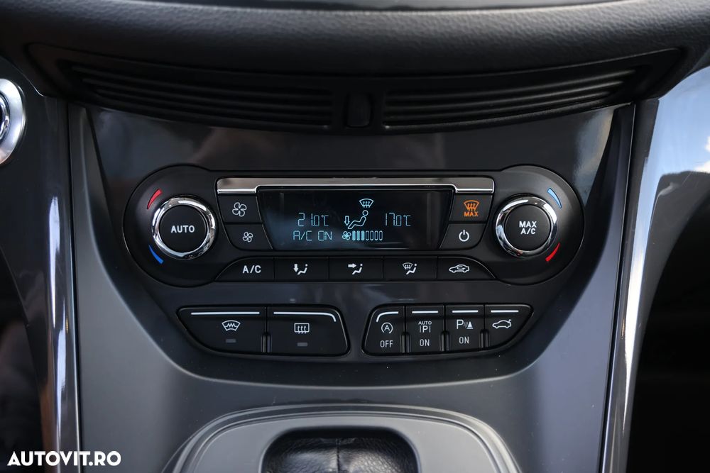 Ford Kuga 2.0 TDCi 4x4 Aut. ST-Line - 27