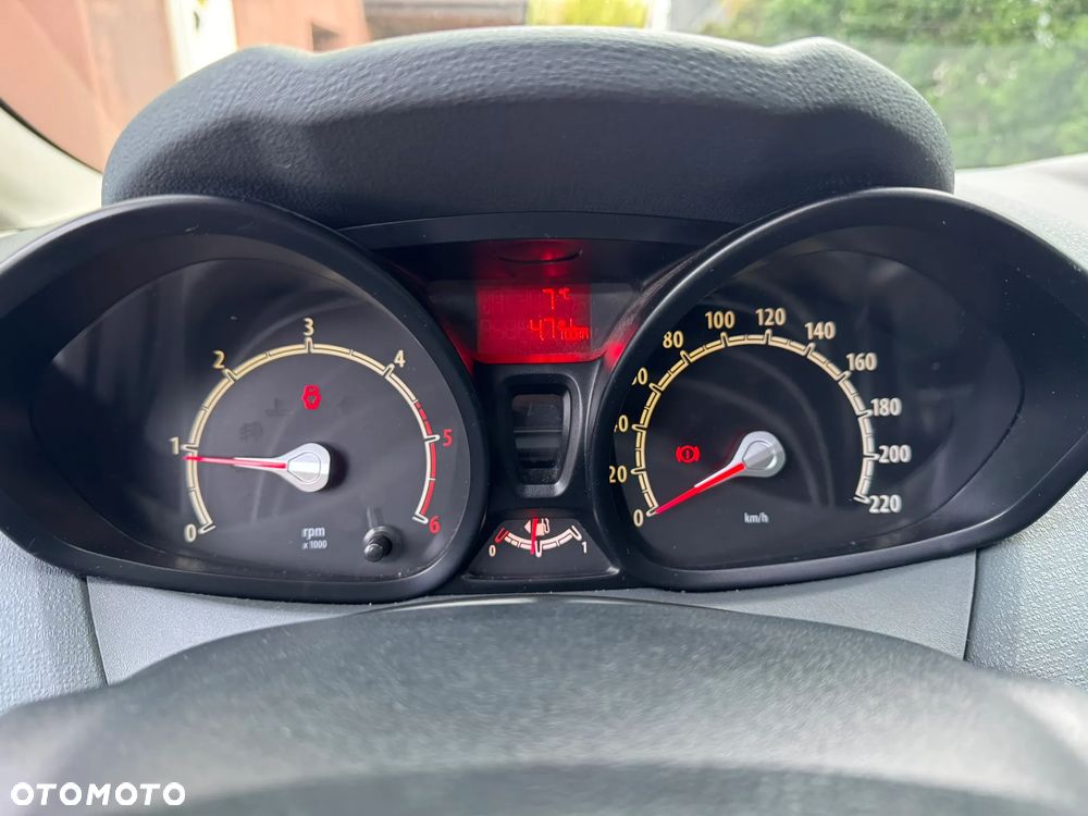 Ford Fiesta 1.4 TDCi Silver X - 13