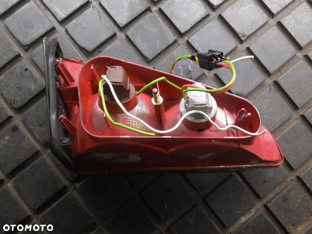 PEUGEOT 607 LAMPA TYŁ TYLNA WERSJA EUROPEJSKA PRAWA CIEMNA DYMIONA - 2