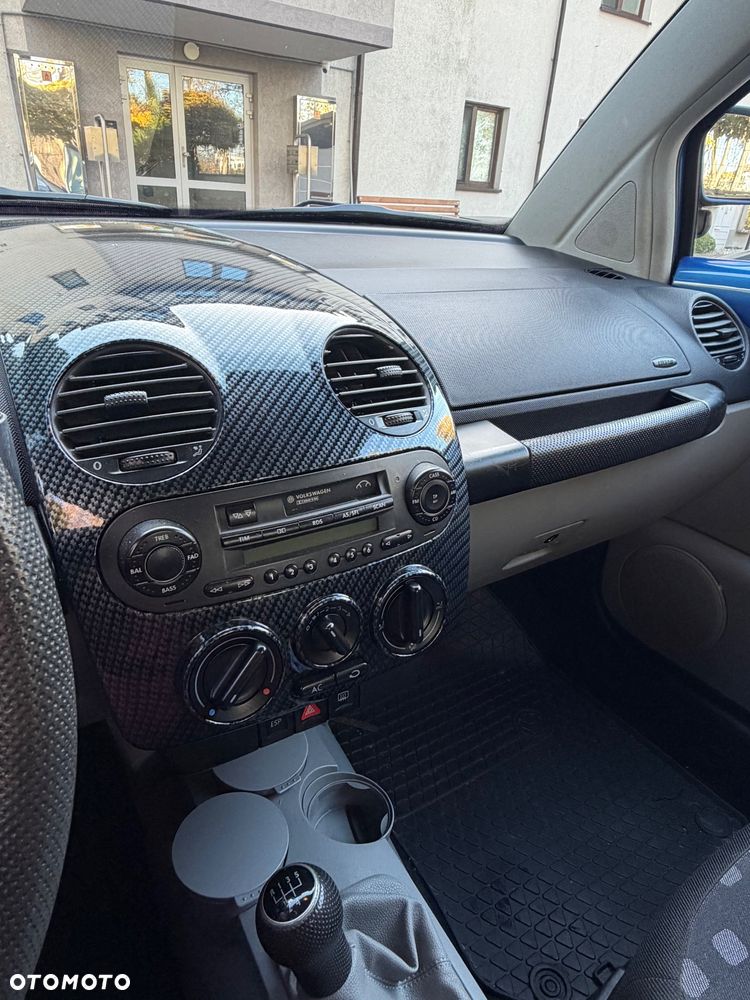 Volkswagen New Beetle 2.0 - 9
