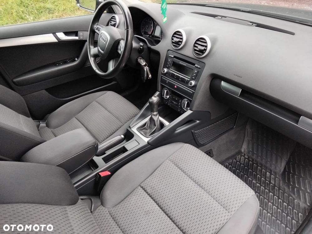 Audi A3 Sportback 1.8 TFSI Attraction - 9