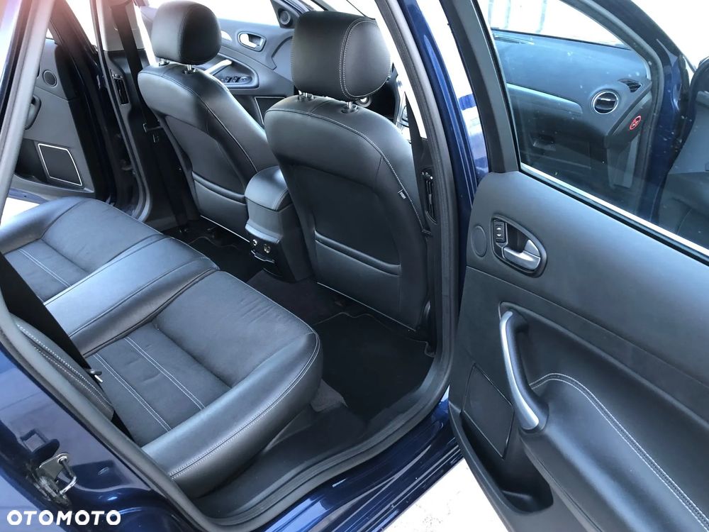 Ford Mondeo - 12