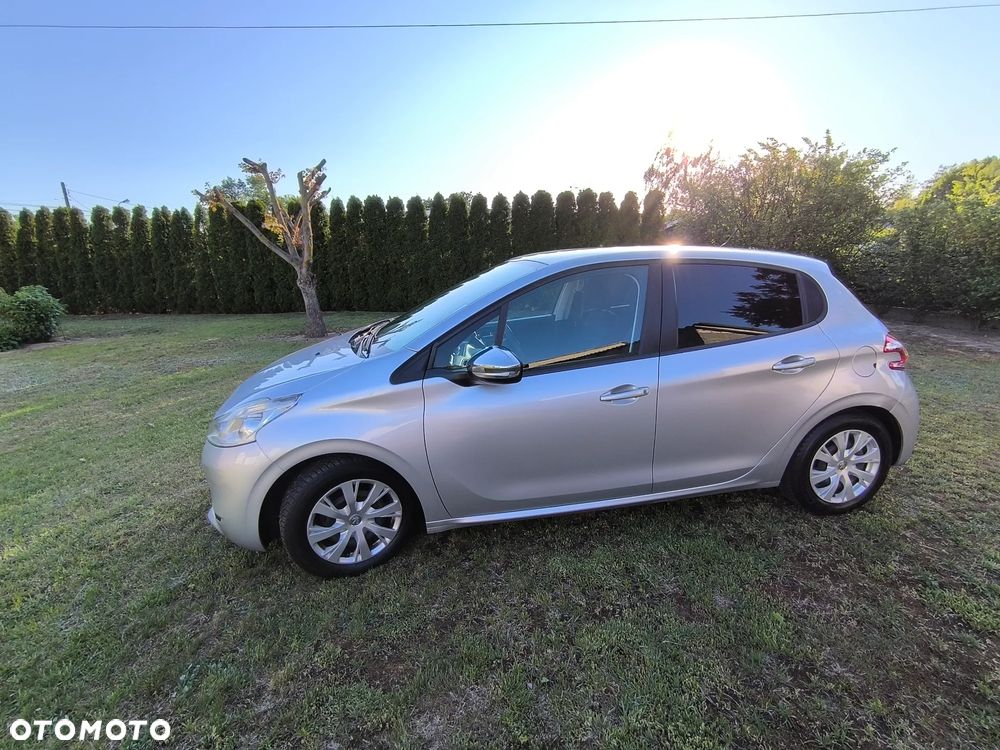 Peugeot 208 - 2
