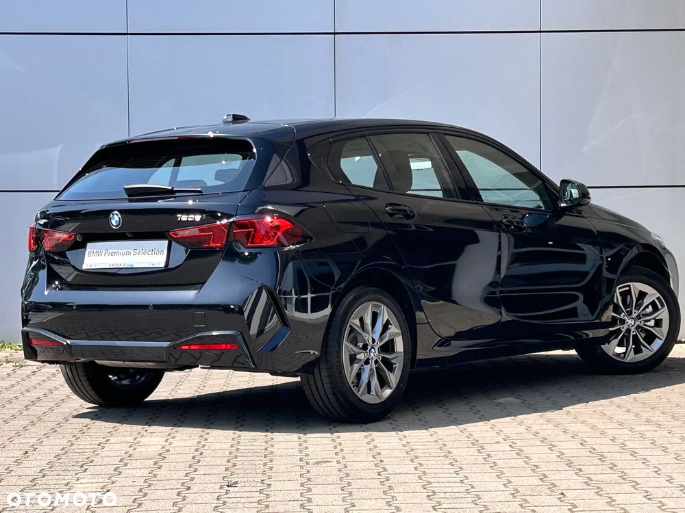 BMW Seria 1 120d mHEV - 12