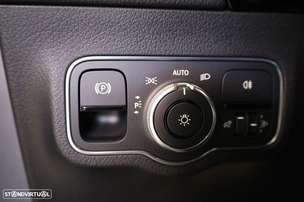 Mercedes-Benz B 250 e 8G-DCT Progressive - 30