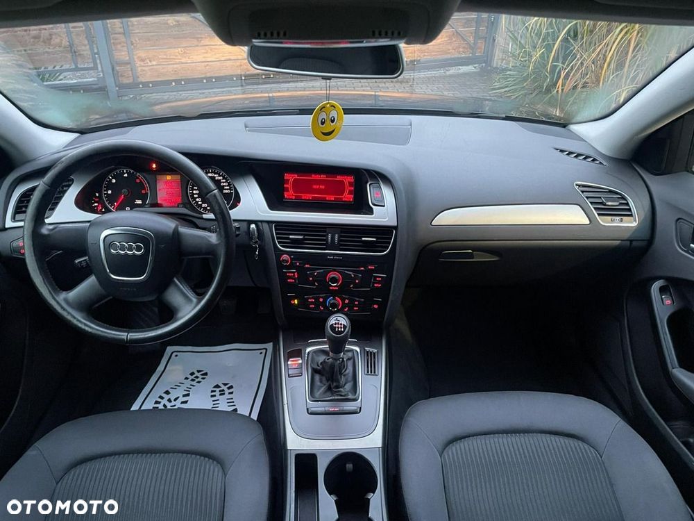 Audi A4 Avant - 9