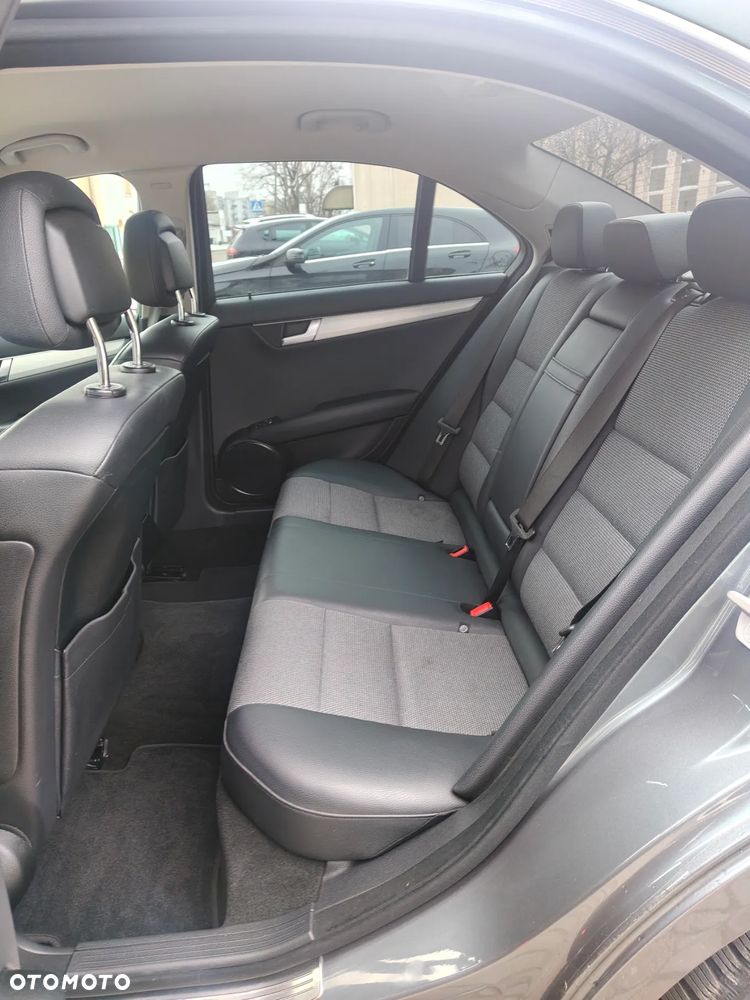Mercedes-Benz Klasa C 180 BlueEFFICIENCY 7G-TRONIC Avantgarde - 13