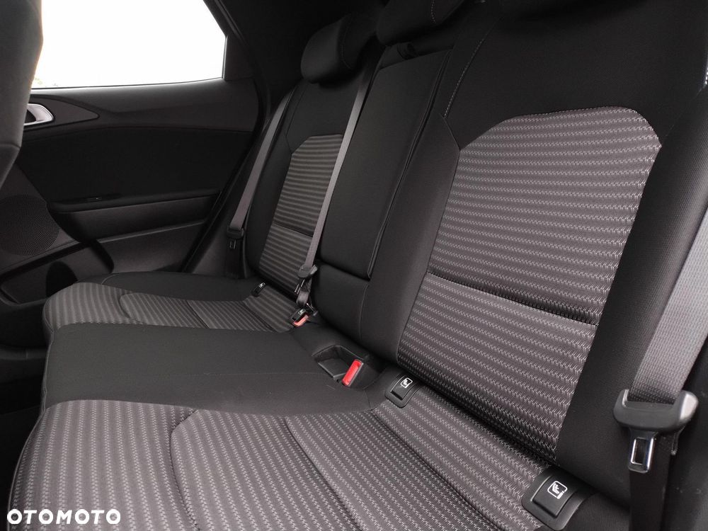 Kia XCeed 1.5 T-GDI M - 25